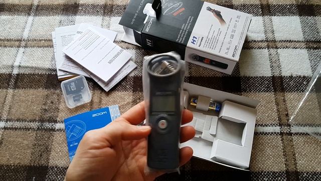 Zoom H1 - РАСПАКОВКА диктофона в 4K смотреть онлайн