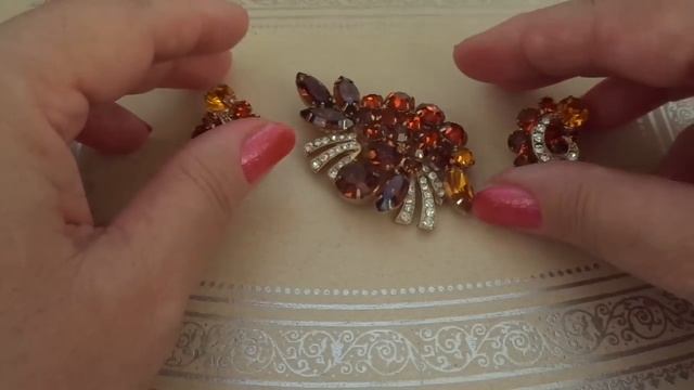 Великолепный американский винтаж. Феерия украшений Weiss. 1 часть. смотреть онлайн