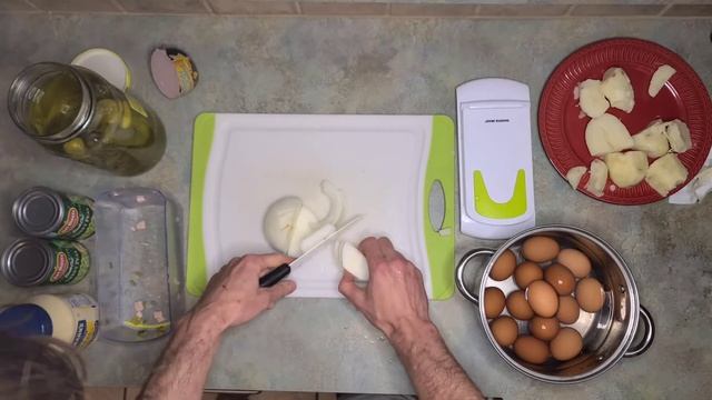 Quick Recipe To Russian Oliver Salad (Салат Оливье) Best Meal Prep Dish In The Game.