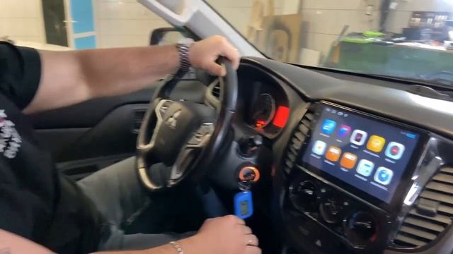 Штатная магнитола Автокомфорт с памятью 1/32 для Mitsubishi L200 2015 г.в. смотреть онлайн