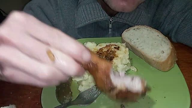 Курочка с воздушным пюре Мукбанк / не АSMR / ставь лайк подпишись смотреть онлайн