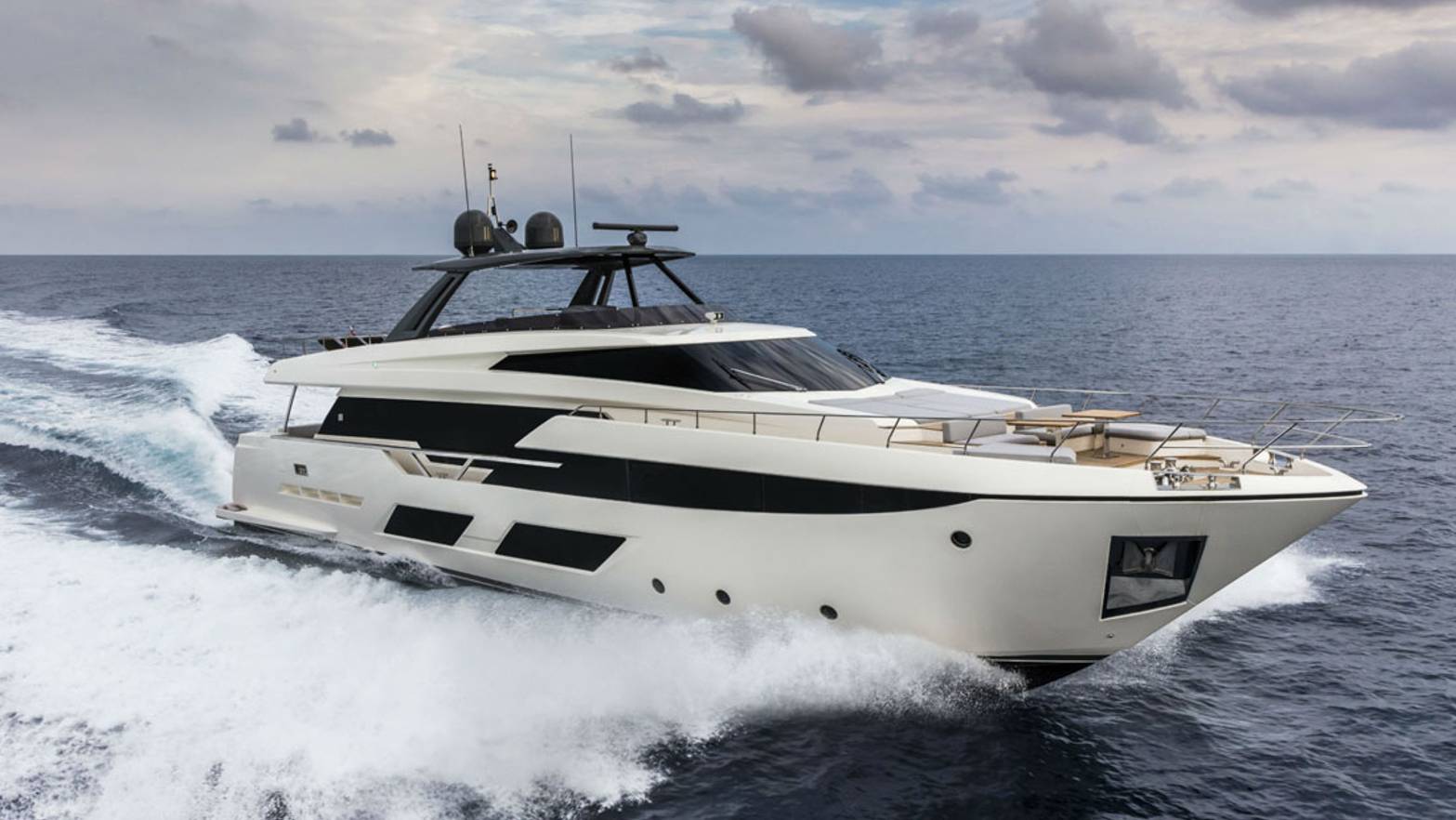 Яхта Ferretti Yachts 920 смотреть онлайн