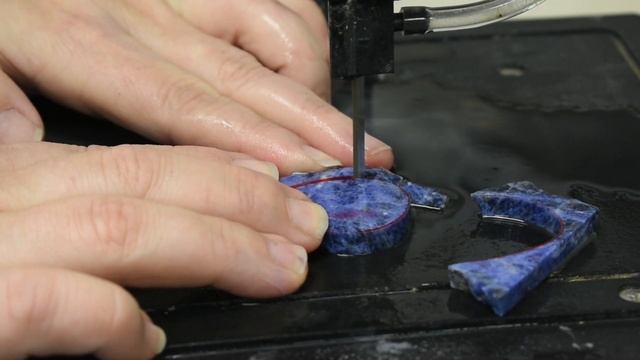 Cutting Fordite, Sodalite & Reconstructed Turquoise on the DB-100 Band Saw смотреть онлайн