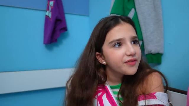 КАМИЛЬ ПОТЕРЯЛ СЕСТРУ 🤯 СПАЛИЛАСЬ БЕЗ ОДЕЖДЫ 😨 УСТРОИЛИ ПОЖАР В КАМПУСЕ!!! смотреть онлайн