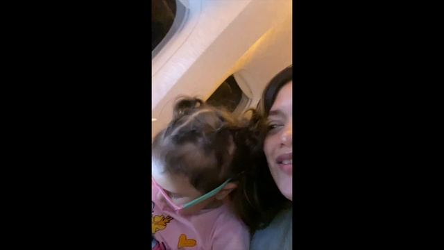 Flying with Emirates with toddler. смотреть онлайн
