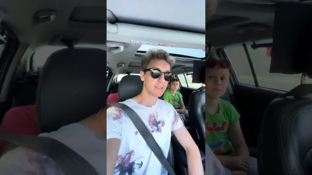 С трассы по гравию.., едет жена 😁 смотреть онлайн