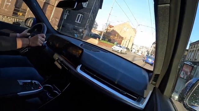 2023 BMW X1 1.5 18i 136HP POV Test Drive: A Smooth and Sporty Ride смотреть онлайн