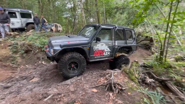 4X4 offroad Land Rover defender nissan patrol m57 Santana смотреть онлайн