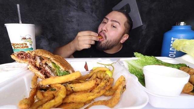 PASTRAMI BURGER + FRIED ZUCCHINI & CHICKEN STRIPS MUKBANG смотреть онлайн