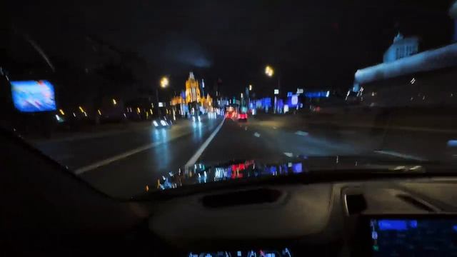 BMW_M5_F90_ОТ_ПЕРВОГО_ЛИЦА_По_ночной_Москве_с_M8_M4_Deikin смотреть онлайн