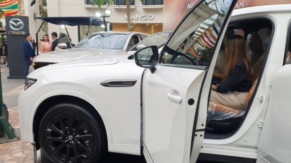 2023 MAZDA CX-60 KURO Edition (Rhodium White Metallic) - In-Depth Walkaround Exterior & Interior