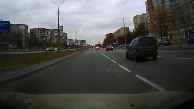 Львов. Новые знаки на перекрёстке Научная-Симоненка смотреть онлайн