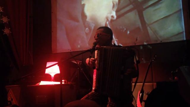Соло вечер Андрея "Фиги" (Сказы Леса) 24.12.13 Banka Bar смотреть онлайн