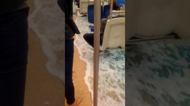 Песок и море в Афинском метро смотреть онлайн