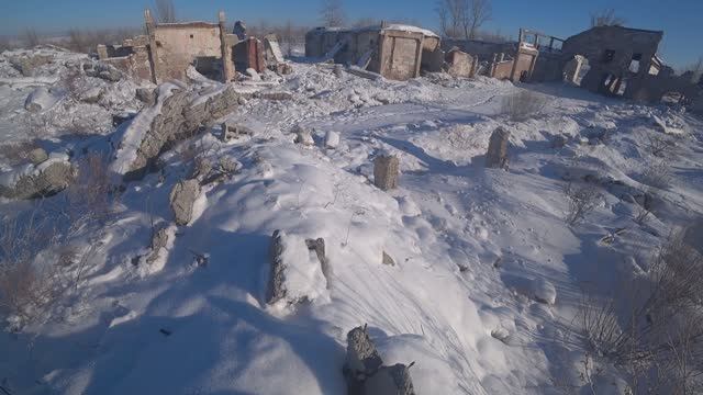 Охота на зайцев среди руин декабрь 2024 год. Добыл два зайца.