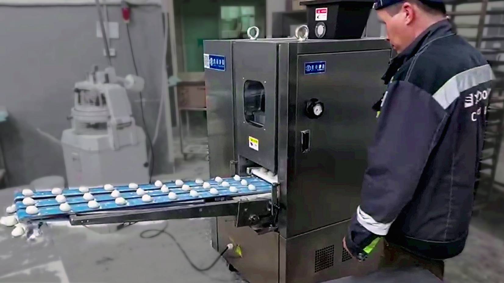 Тестоделитель-округлитель QDMS-3 смотреть онлайн