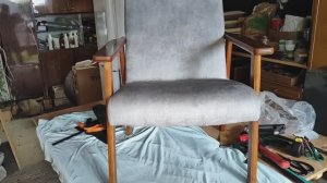 Как самому восстановить старое кресло времен СССР? Перетяжка кресла велюром.