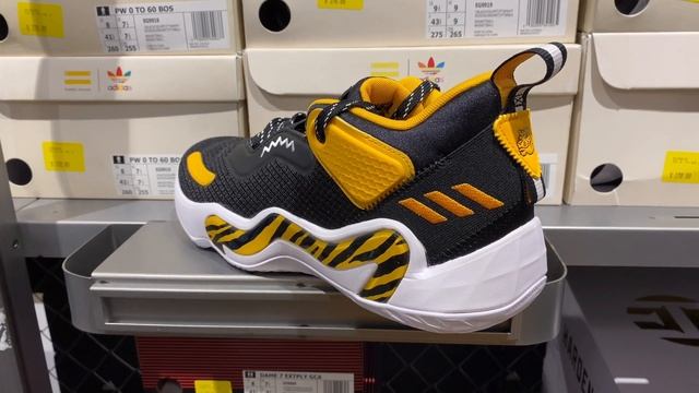 Adidas DON Issue 3 GCA (Core Black/Team College Gold/Footwear White) - SKU: GV7275 смотреть онлайн