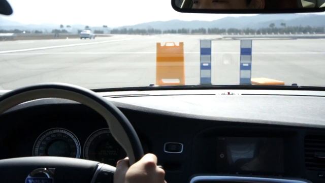 Volvo S60 City Safety смотреть онлайн