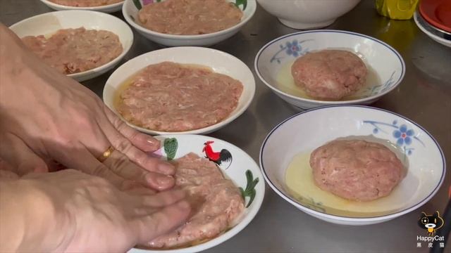 Nutritious soups that warm your heart | Xing Xing Liang Tang (兴兴靓汤) | Singapore Hawker Food смотреть онлайн