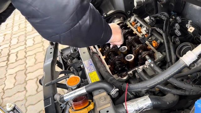 ユーザーによるスバルＲ1 EN07オイル漏れ補修作業解説　タペットカバーガスケット交換