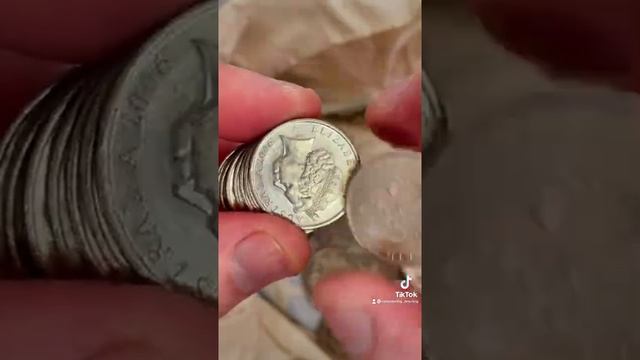 10 Cent Coin Roll - Searching for Rare and Valuable смотреть онлайн
