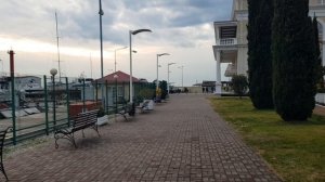 «У причала, где снуют катера...»