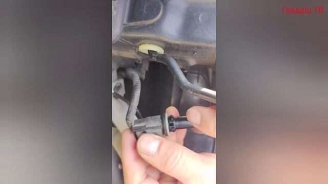 Замена лампочек в габаритах на светодиодные. Хонда Фрид Спайк 2012 год. смотреть онлайн