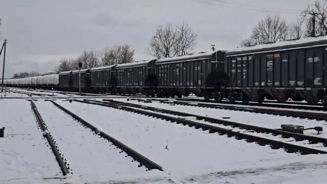 2ТЭ116-584 из Резекне проезжает Крустпилс. смотреть онлайн