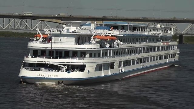 Теплоход .Иван Бунин. m/s "Ivan Bunin" смотреть онлайн