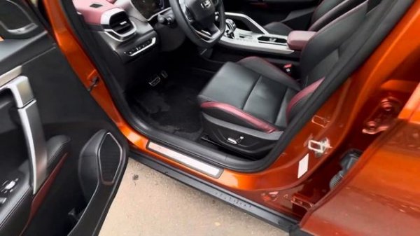 Geely Coolray в максимальной комплектации FlagShip Sport в родном окрасе, идеальное состояние