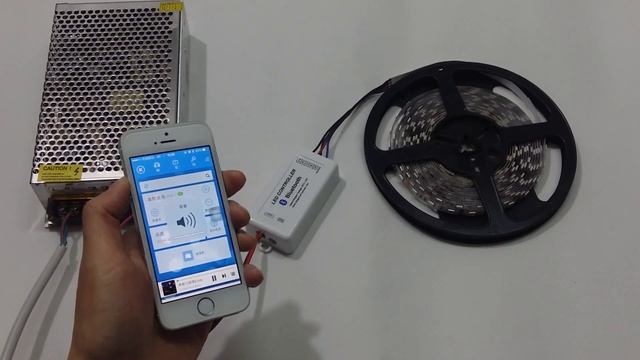 Bluetooth WIFI Music RGBW led controller for color change RGB flexible led strip lights смотреть онлайн