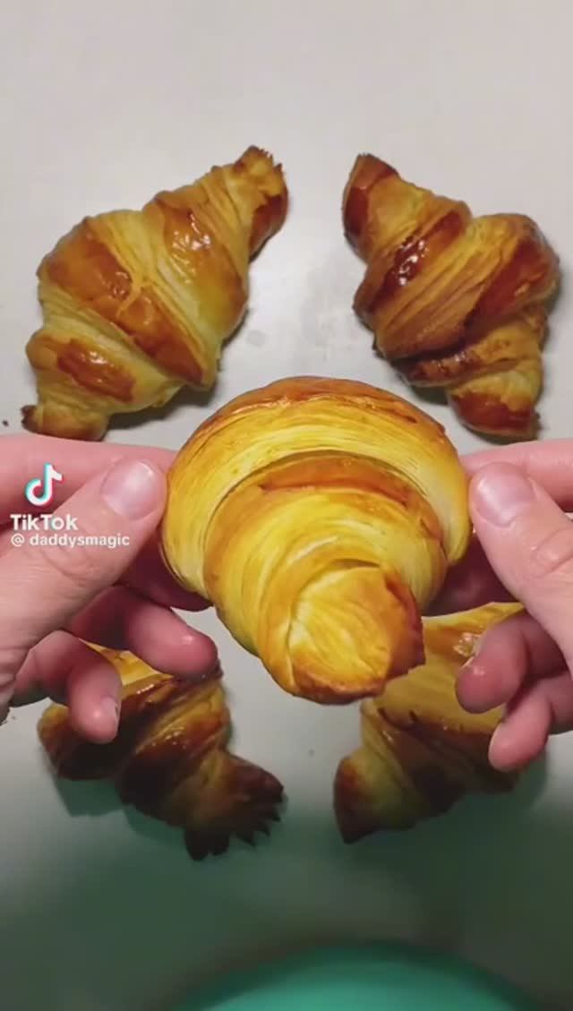 ОЧЕНЬ ВКУСНЫЕ КРУАСАНЫ!!! смотреть онлайн