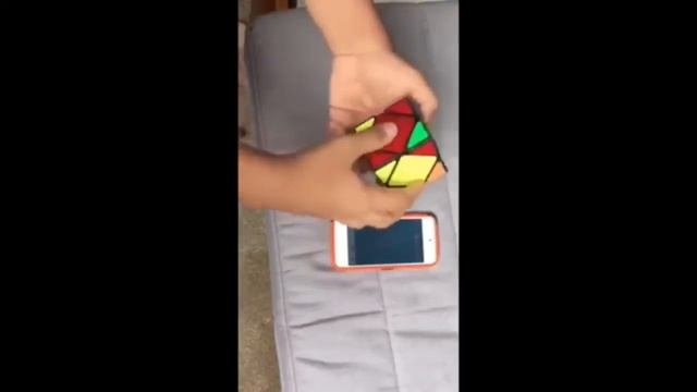 Ram The Cuber vs Cubing World Skewb Race смотреть онлайн