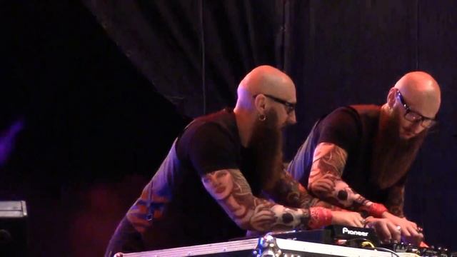 Лучшие Диджеи S-BROTHER-S клубная музыка DJ PROJECT братья Смирновы смотреть онлайн