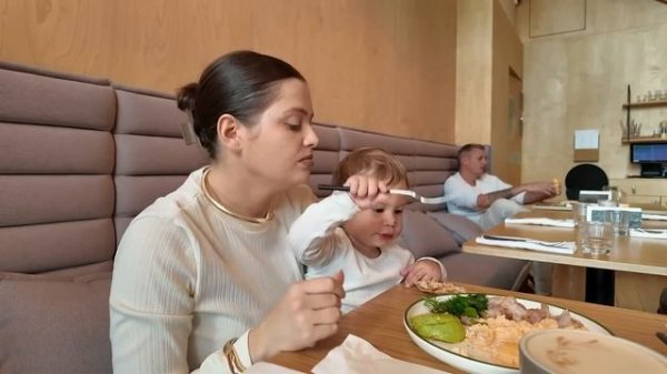 VLOG // Приехала кухня из Китая // гуляем с Юлей с детьми