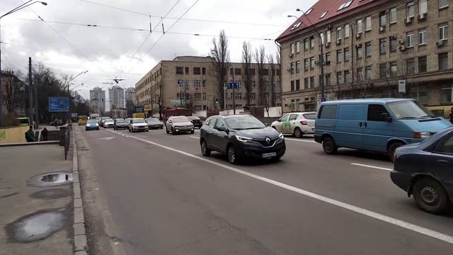 Остановочный комплекс на ул. Александра Довженко, 18 смотреть онлайн