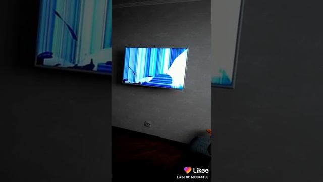 РАЗБИТЫЙ ТЕЛЕВИЗОР смотреть онлайн