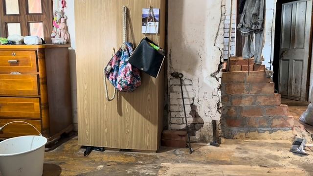 Генеральная уборка. Давай почку продадим. Опустились на дно. Коля упал. Полная квартира мусора. смотреть онлайн