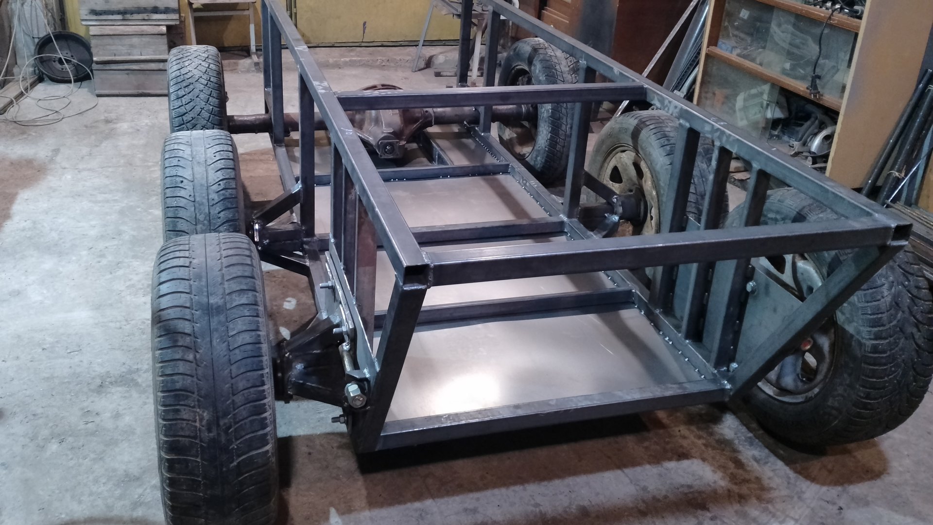 Трансмиссия на гусеничный вездеход готова смотреть онлайн