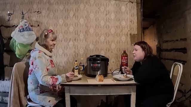 Катя приготовила плов и окрошку. Вывезли мусор. Хочу в деревню. 426 Серия смотреть онлайн
