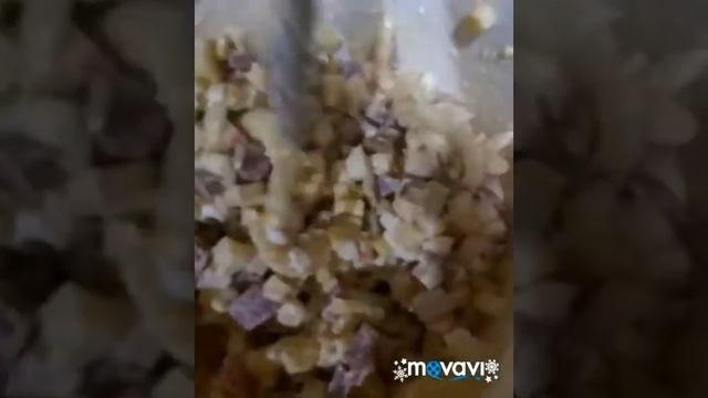 салат из крабовых палочек с чипсами смотреть онлайн