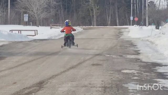 Colton Riding his RXF 50cc in winter Canada смотреть онлайн