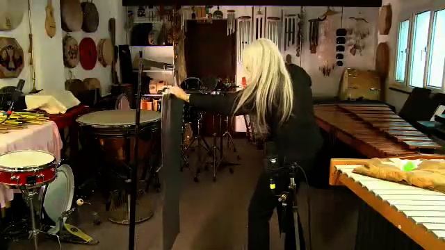 English File 4th edition 4B Evelyn Glennie. A world of sounds смотреть онлайн