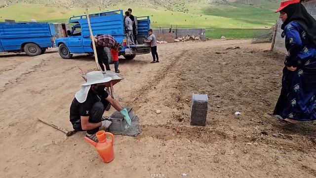 #nomadiclife 🏡Tahmourt has built a bigger stable for goats with the cooperation of family members 🦙 смотреть онлайн