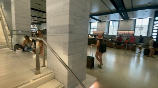 Moynihan Train Hall, NYC's New Penn Station смотреть онлайн