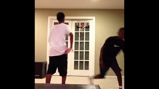 SKLZ pro mini hoop shoot out смотреть онлайн