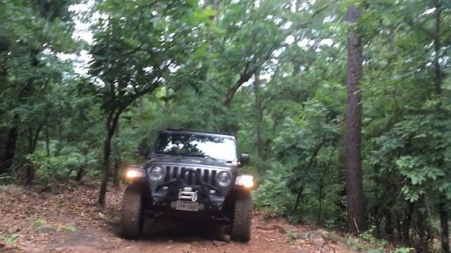 Stock vs. Spacer Lift Jeep JL Rubicons Climb out of Chaos Canyon at Barnwell Mountain 2019 смотреть онлайн