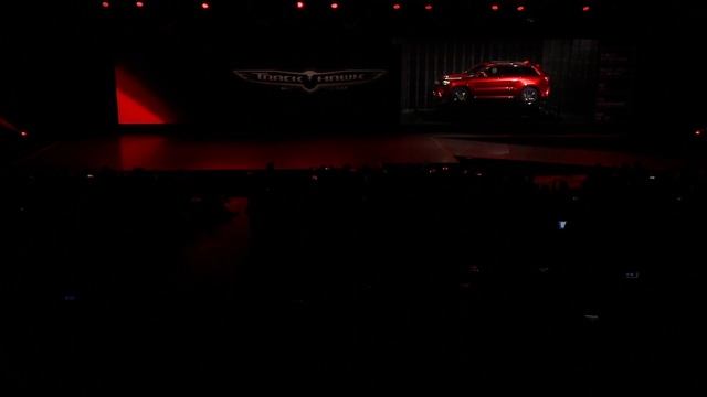 2018 Jeep® Grand Cherokee Trackhawk Reveal Highlights смотреть онлайн