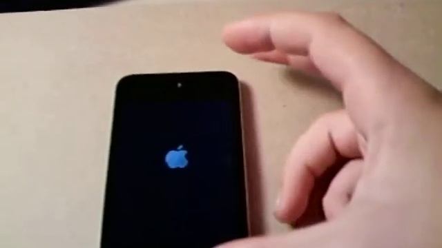 Help!!! iPod stuck on apple logo!! смотреть онлайн
